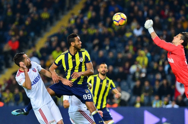 Süper Lig: Fenerbahçe: 0 - Karabükspor: 0 (İlk Yarı)