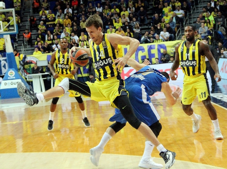 Thy Euroleague: Fenerbahçe Doğuş: 82 - Kızılyıldız: 56