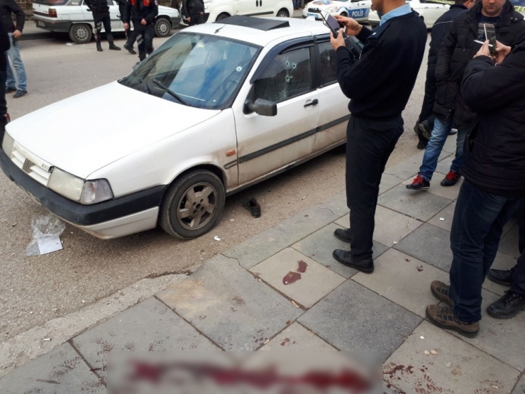 Başkent’te Otomobile Silahlı Saldırı: 1 Ölü, 1 Yaralı