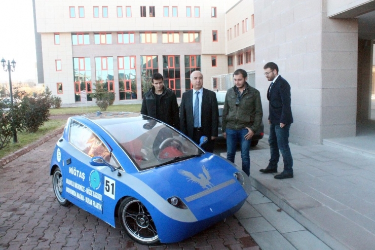 Öğrencilerin Geliştirdiği Elektrikli Araba 5.5 Tl’ye Niğde’den Ankara’ya Gidiyor
