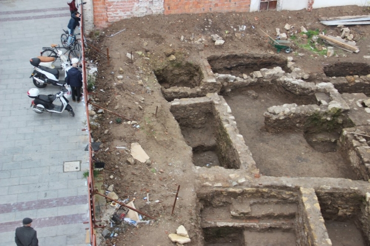 Şehrin Göbeğinde Antik Kenti Andıran Manzara