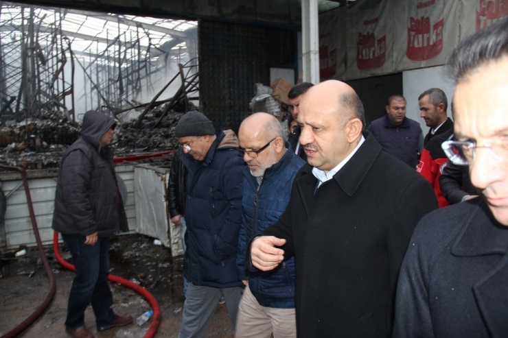 Başbakan Yardımcısı Fikri Işık, Kocaeli’de Yanan Fabrika Alanlarını İnceledi