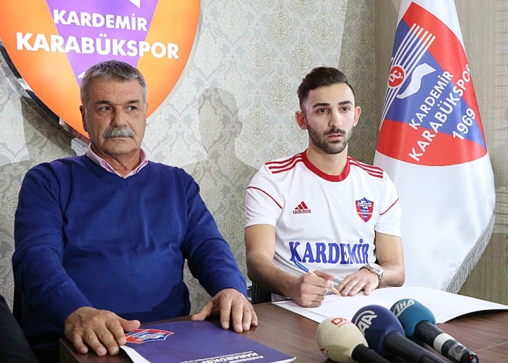 Karabükspor, Ahmet Karadayı İle 3.5 Yıllık Sözleşme İmzaladı