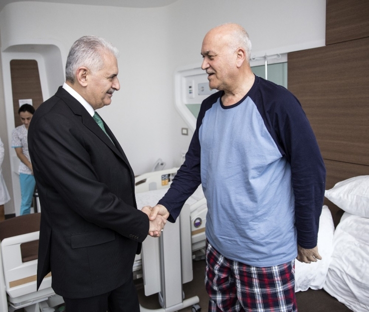 Başbakan Yıldırım’dan Hastane Ziyareti