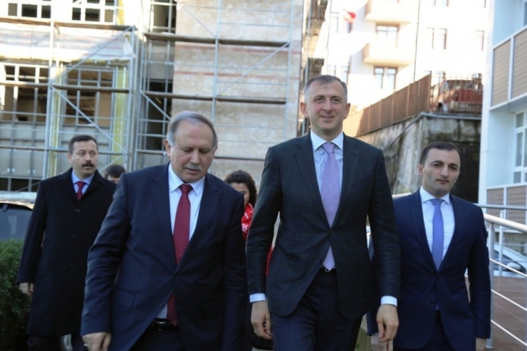 Acara Özerk Cumhuriyeti Hükümet Başkanı Pataradze, Artvin’de