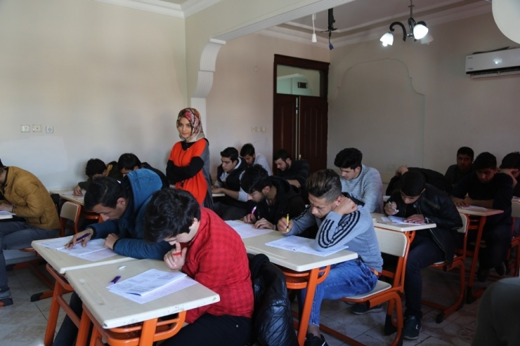 Eyyübiye Belediyesi İle Öğrenciler Sınava Hazırlanıyor