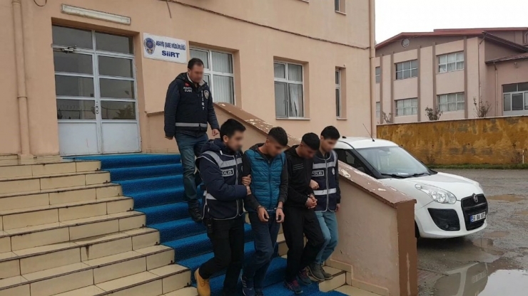 Siirt’te Markette Hırsızlık Yaptıkları Belirtilen 3 Şüpheli Tutuklandı