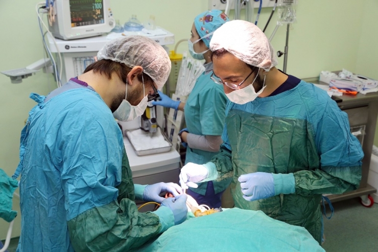 Türkiye’nin İlk ‘Engelsiz Ağız Diş Sağlığı Merkezi’ Sdü’ye