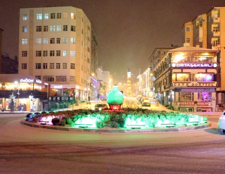 Yozgat’ta Kar Yağışı Gece Boyunca Etkisini Sürdürdü