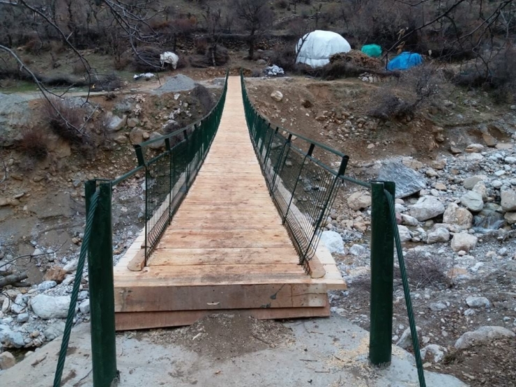 Sason’da Yapılan Asma Köprüler Hizmete Açıldı