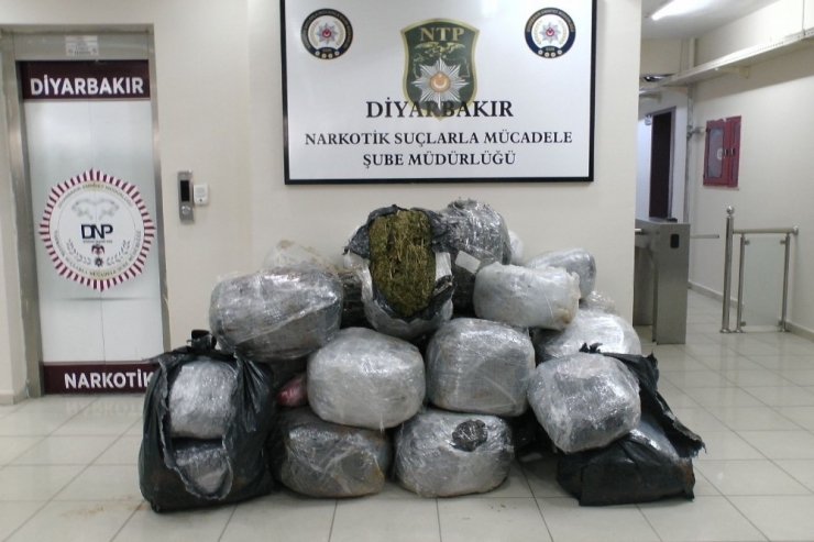 Diyarbakır’da 330 Kilo Esrar Ele Geçirildi