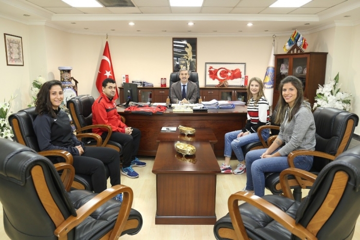 Turgutlu Belediyespor Kadın Futbol Takımı’na Takviye
