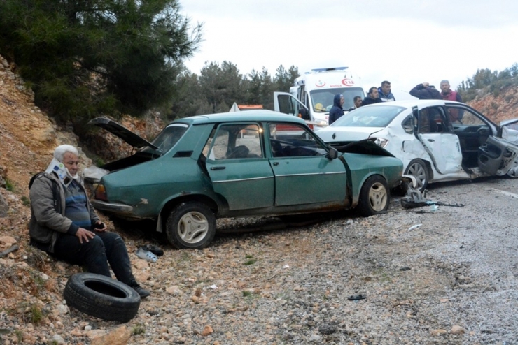 Seydikemer’de Trafik Kazası; 6 Yaralı