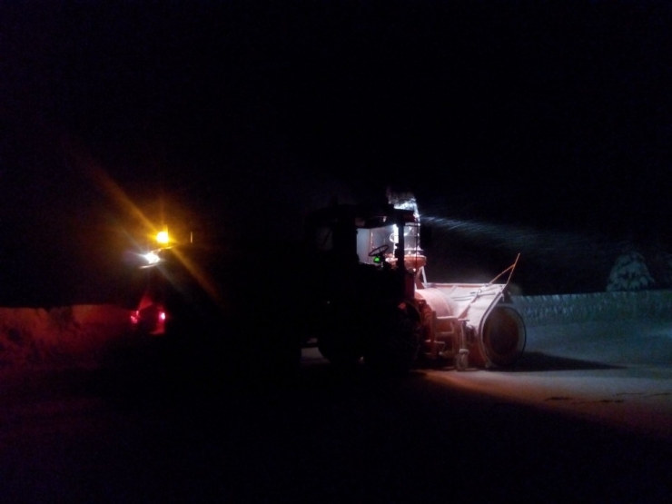 Konya-antalya Karayolu Kar Ve Tipi Nedeniyle Trafiğe Kapatıldı