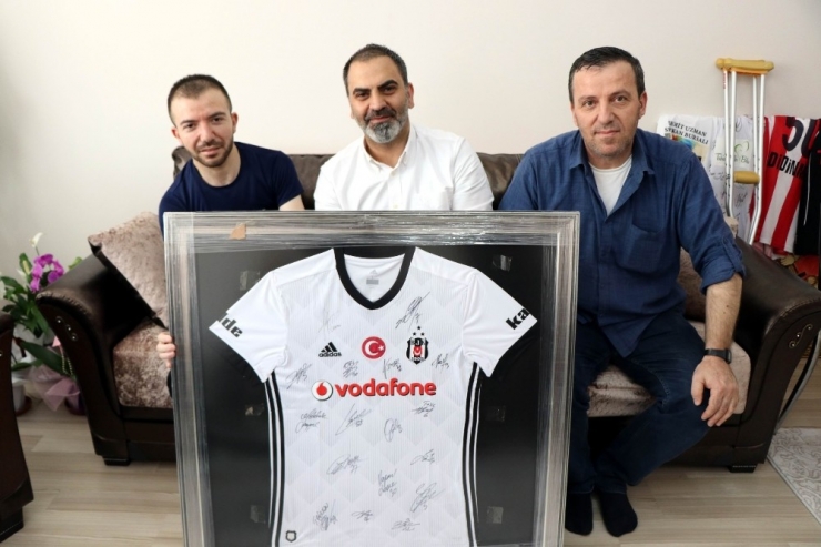 Beşiktaş Kulüp Başkanı Orman’dan Afrin Gazisine Anlamlı Hediye
