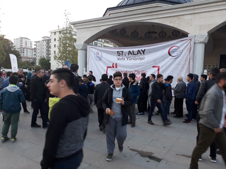Ankara’da Minikler Çanakkale Şehitleri İçin Yürüdü