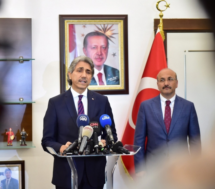 Fatih Belediye Başkanı Mustafa Demir Milletvekilliği Aday Adaylığı İçin Görevinden İstifa Etti