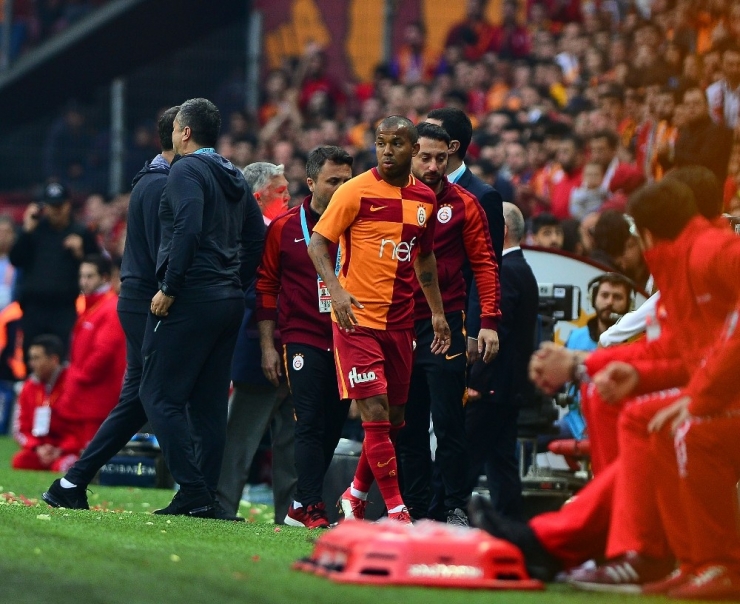 Galatasaray’da Zorunlu Değişiklik