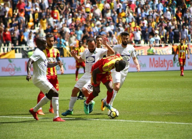 Spor Toto Süper Lig: E. Yeni Malatyaspor: 0 - T.m. Akhisarspor: 0 (İlk Yarı)