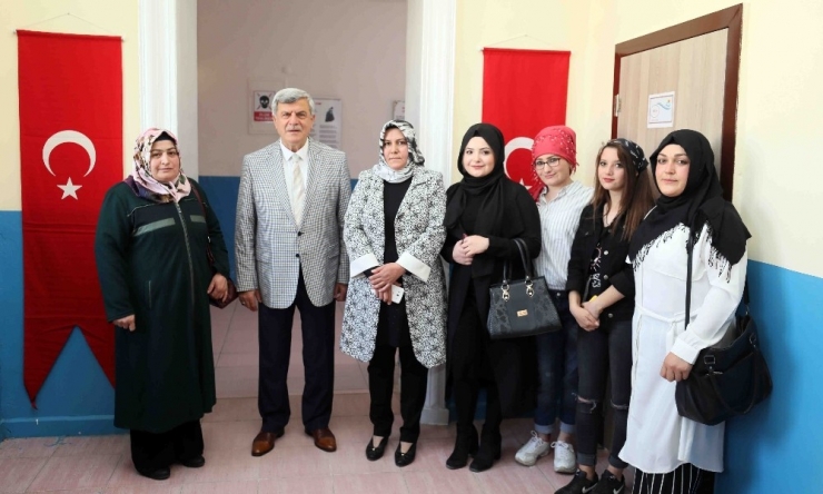 Muhsin Yazıcıoğlu Bilgisayar Sınıfını Hizmete Açıldı