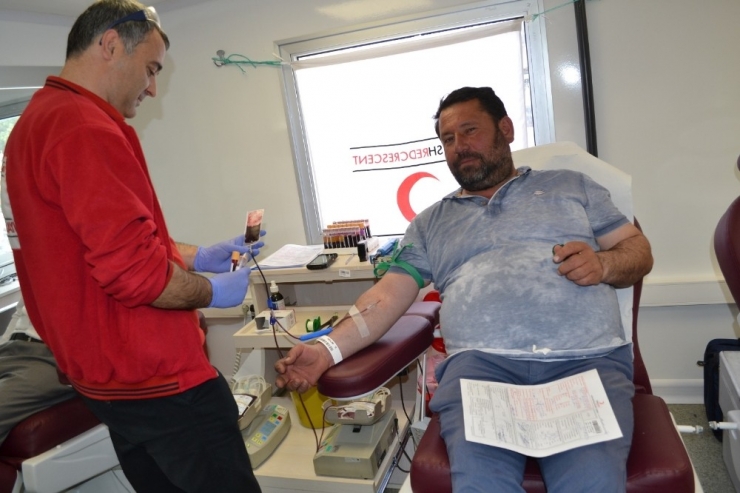 Şuhut’ta Kan Bağış Kampanyasına Katılım Yoğun Oldu