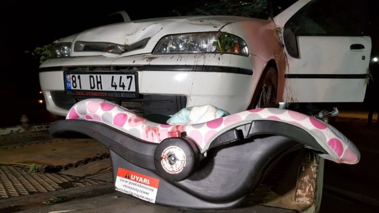 Eşinin Aracını Sıkıştırdığı İddia Edilen Sürücü Kazaya Neden Oldu: 5 Yaralı