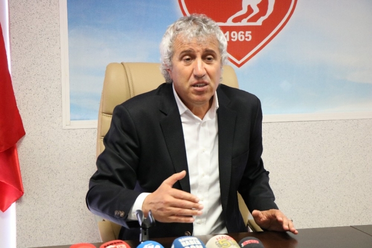 Samsunspor Teknik Direktörü Besim Durmuş Özür Dileyerek İstifa Etti