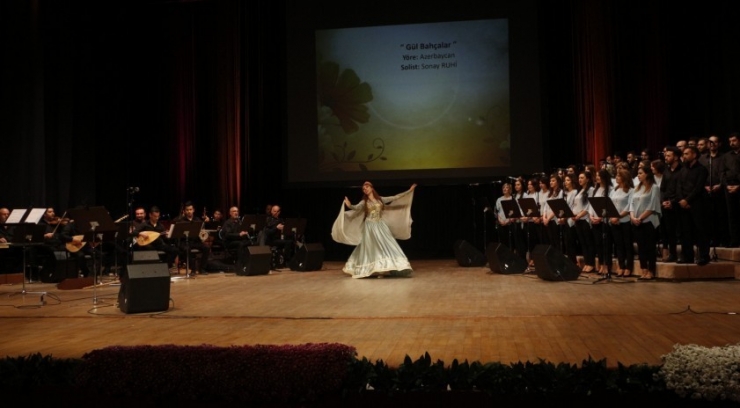 Türk Dünyası Müzik Topluluğu Müzikseverlerle Buluştu