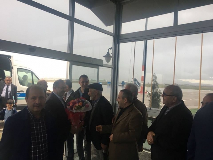 Deligoz E Surpriz Karsilama