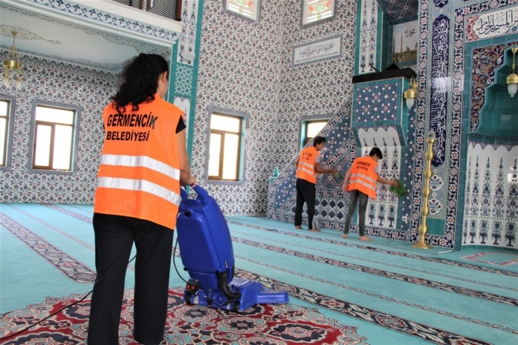 Germencik’te Camiler Ramazan’a Hazırlanıyor