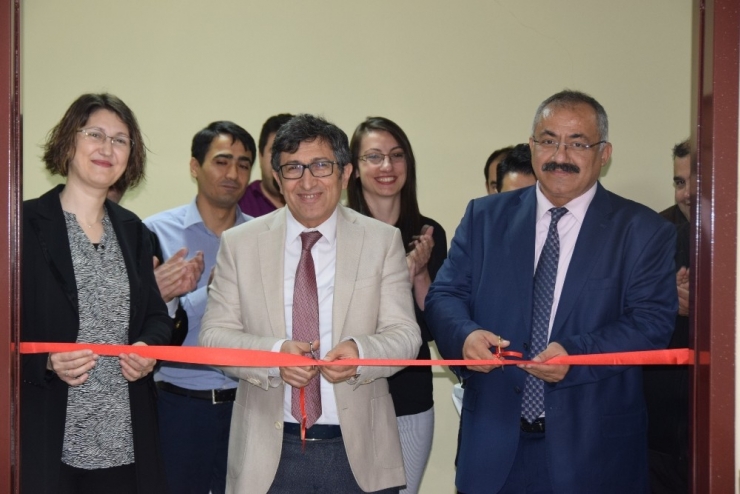 Düzce Üniversitesi’nde Polimer Mühendisliği Araştırma Laboratuvarı Açıldı