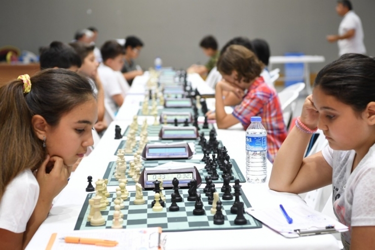 Konyaaltı Belediyesi Satranç Turnuvası Sona Erdi