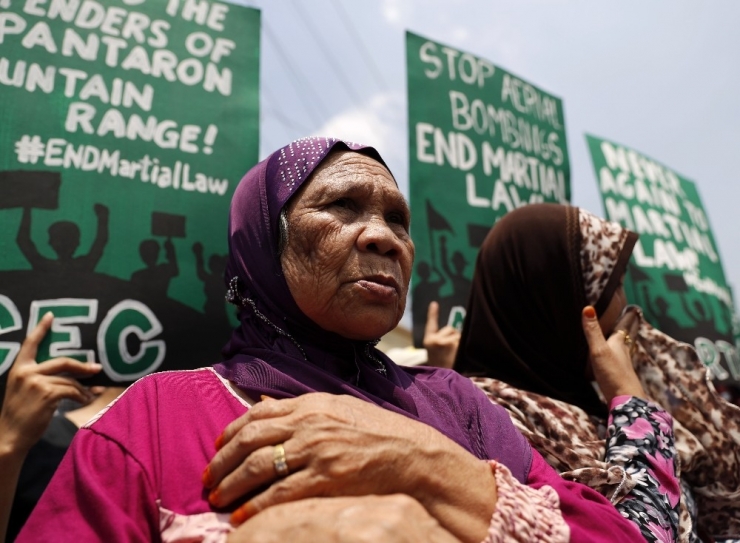 Filipin’de Adadaki Sıkıyönetim Protesto Edildi