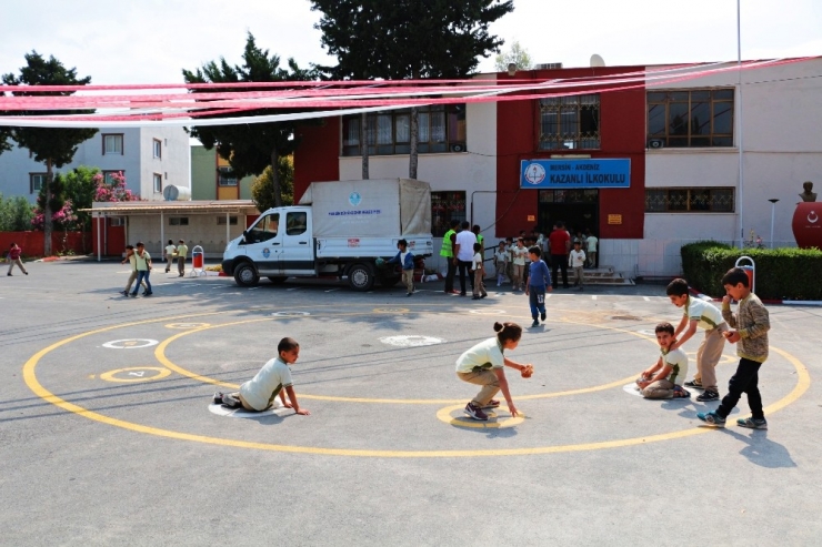 Mersin’de Okullar, Geleneksel Oyunlarla Şenleniyor