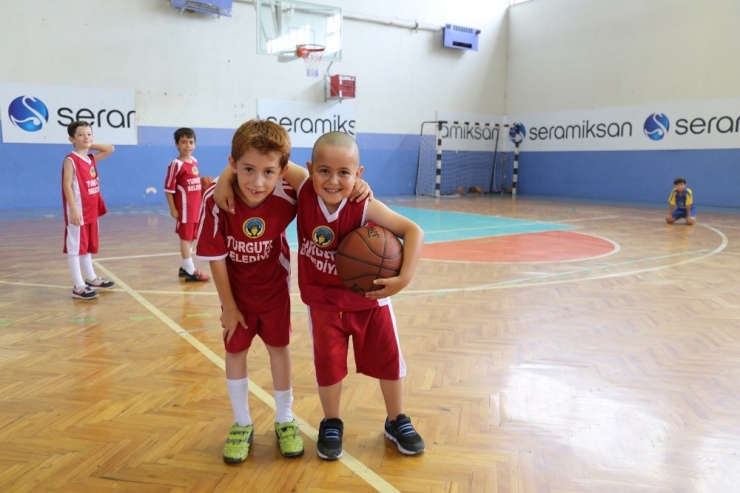 Turgutlu Belediyesinden Yaz Spor Okulu