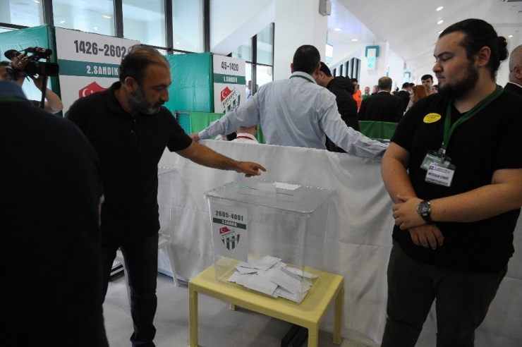 Bursaspor Olağan Genel Kurulu’nda Oy Kullanılmaya Başlandı