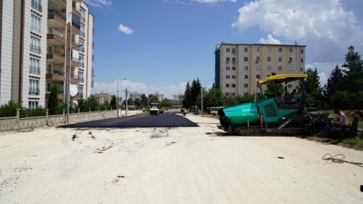 Altınşehir’de Yol Genişletme Ve Asfalt Çalışması Yapıldı