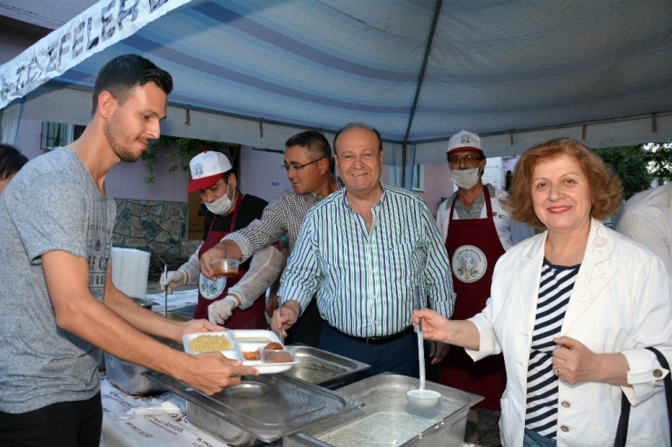 Başkan Özakcan, İftarlarda Vatandaşlar Buluşuyor