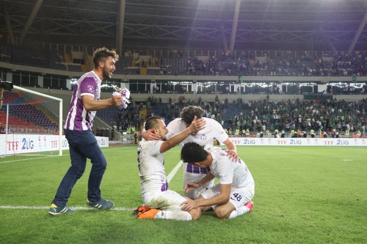 Afjet Afyonspor Kupasını Kaldırdı