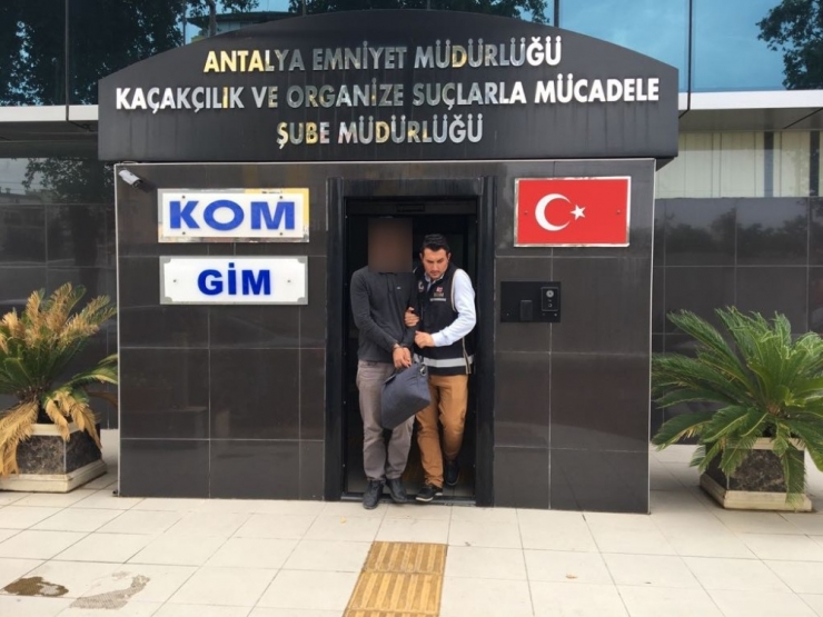 Antalya’da Kaçak Pırlanta Operasyonu