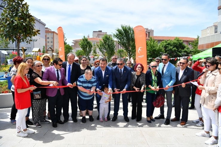 Makyol Yaşam Parkı Ve Kapalı Otopark Barış Mahallesi’nde Açıldı