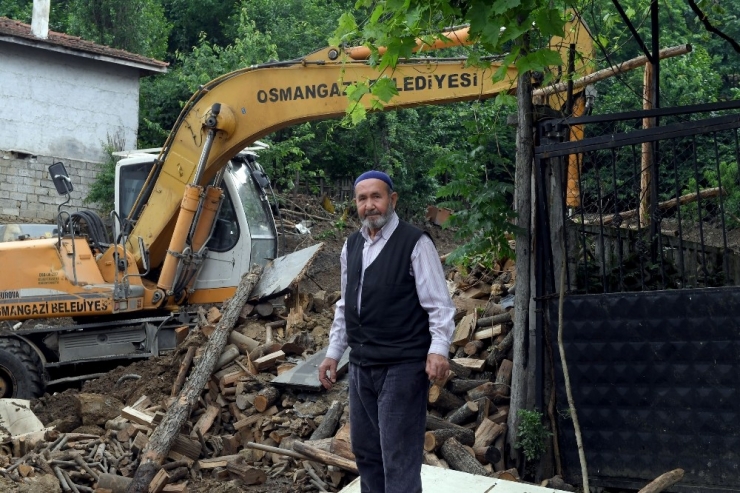 Sel Felaketinde Evi Yıkılan Hasan Amca’ya Osmangazi Belediyesi Sahip Çıktı