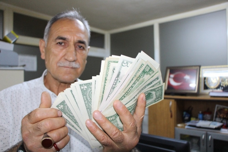 Erdoğan’ın Çağrısıyla Antika Dolarlarını Bozdurdu