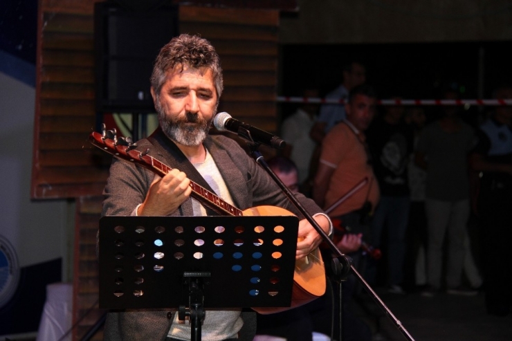 Mersin’de Ali Kınık Konseri