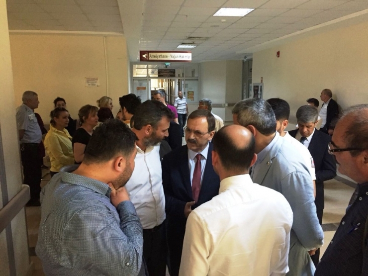 Başkan Şahin, Kaza Geçiren İyi Parti Heyetini Hastanede Ziyaret Etti