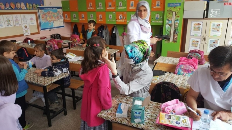 Hisarcık’ta 600 Öğrenciye Diş Taraması Ve Flor Vernik Uygulaması