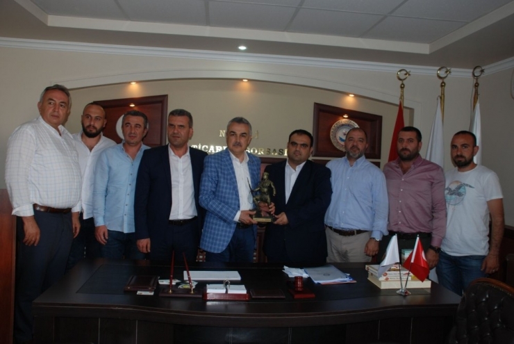 Ak Parti’li Mustafa Savaş Seçim Çalışmalarını Nazilli’de Sürdürdü