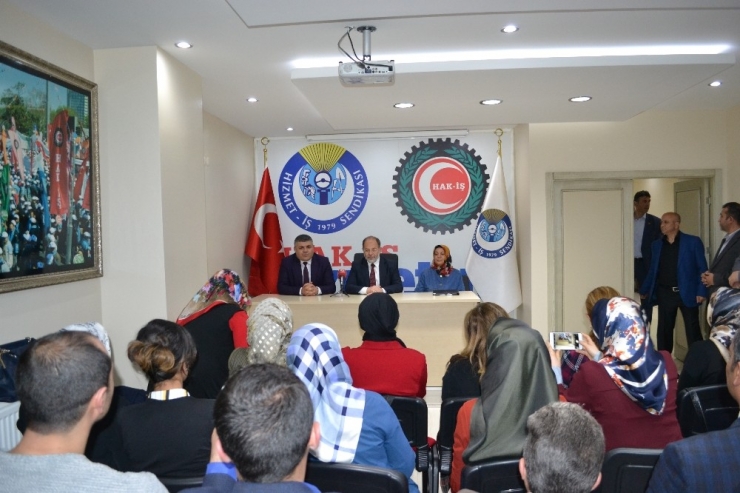 Başbakan Yardımcısı Recep Akdağ, Hizmet İş Sendikasında Toplantı Düzenledi
