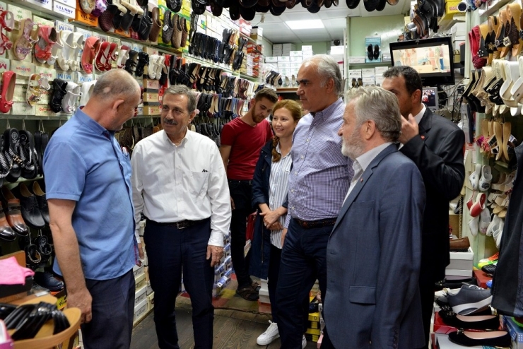 Başkan Ataç, Sivrihisar’da Esnaf Ziyareti Gerçekleştirdi