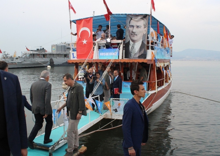 Başbakan’dan Gençlerle Tekne Turu